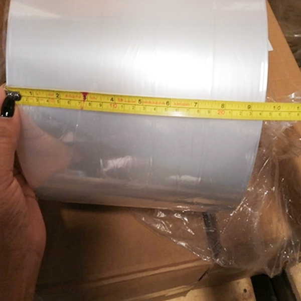 200 mm - 1400 mm kétrétegű, 17 mikronos mikroperforált poliolefin zsugorfólia tejtermékekhez